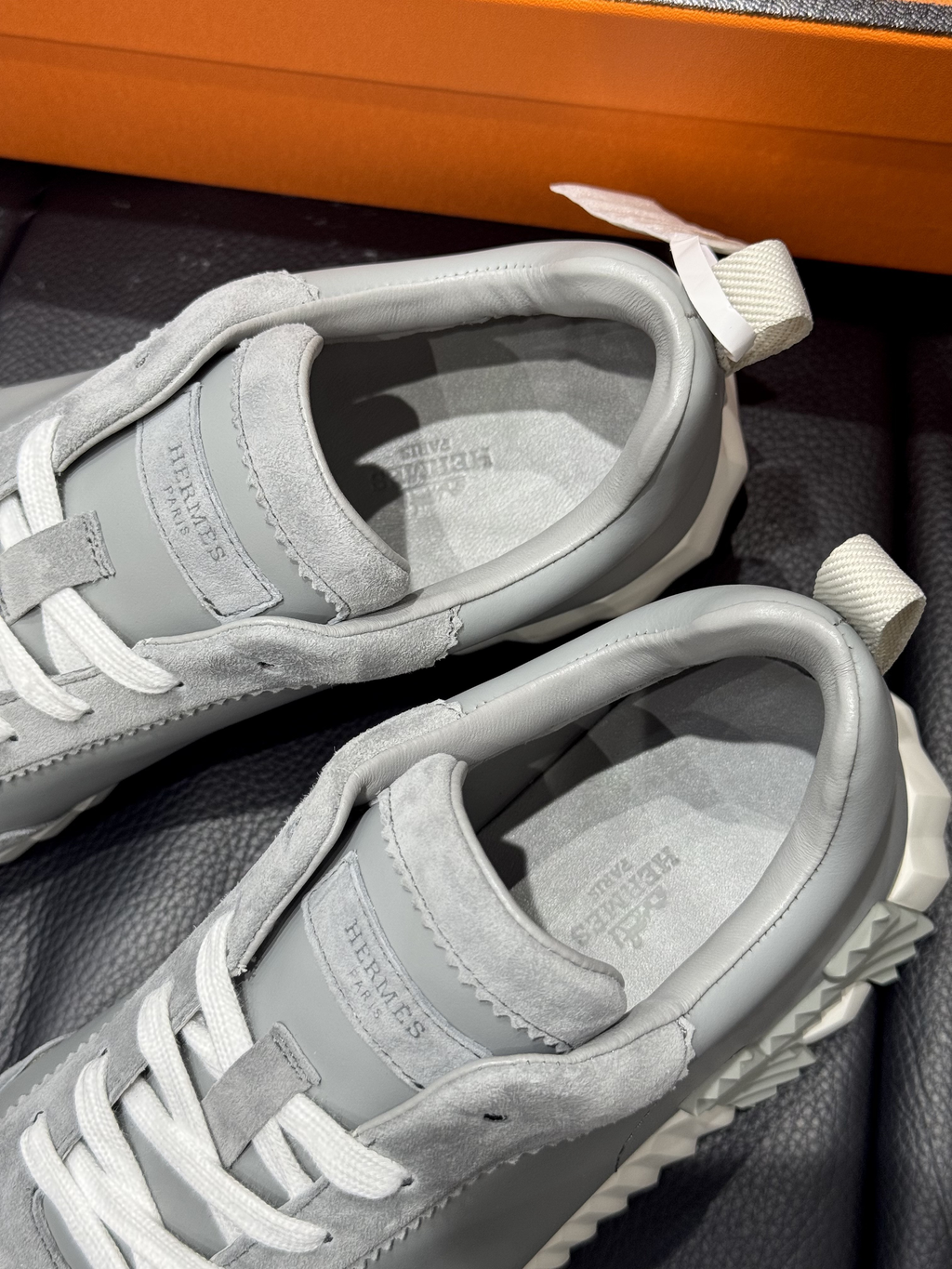 Hermès Bouncing – Gris Clair / Blanc