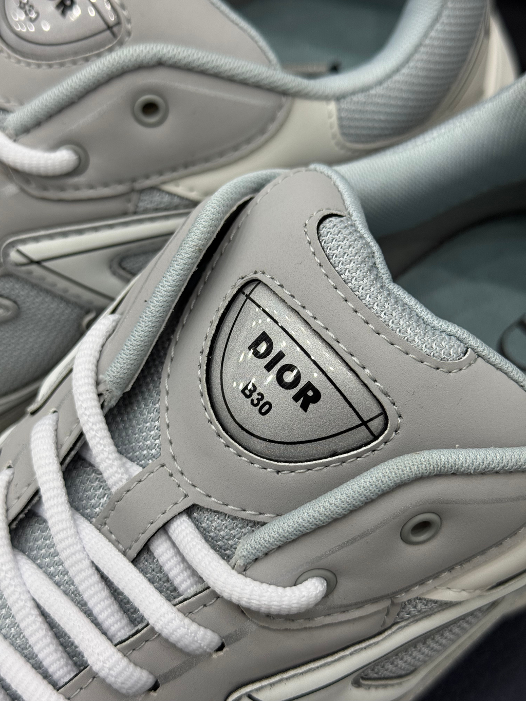 Dior B30 – White / Light Blue / Grey
