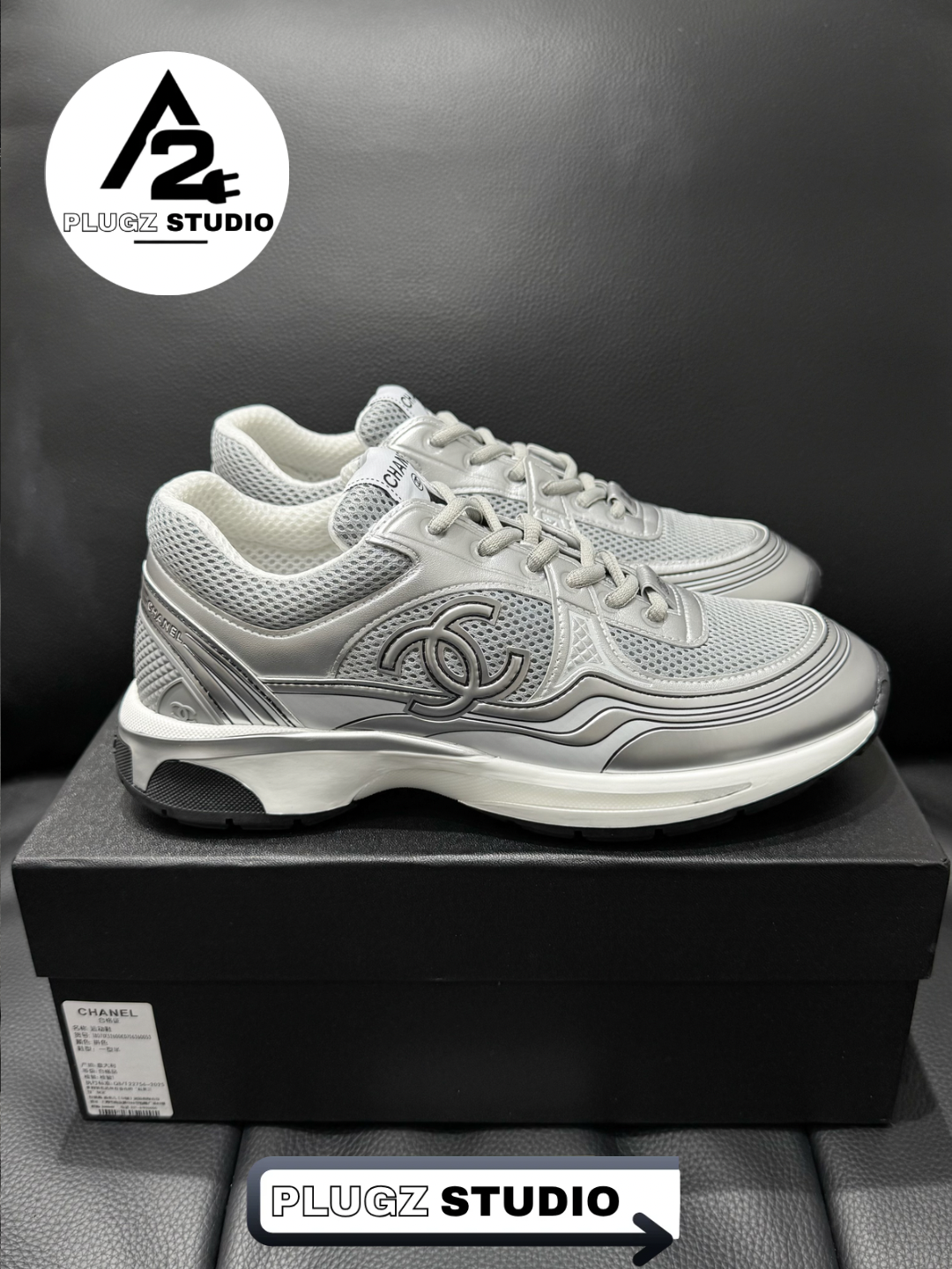 Chanel CC Mesh Runner Sneaker – Gris Clair / Blanc