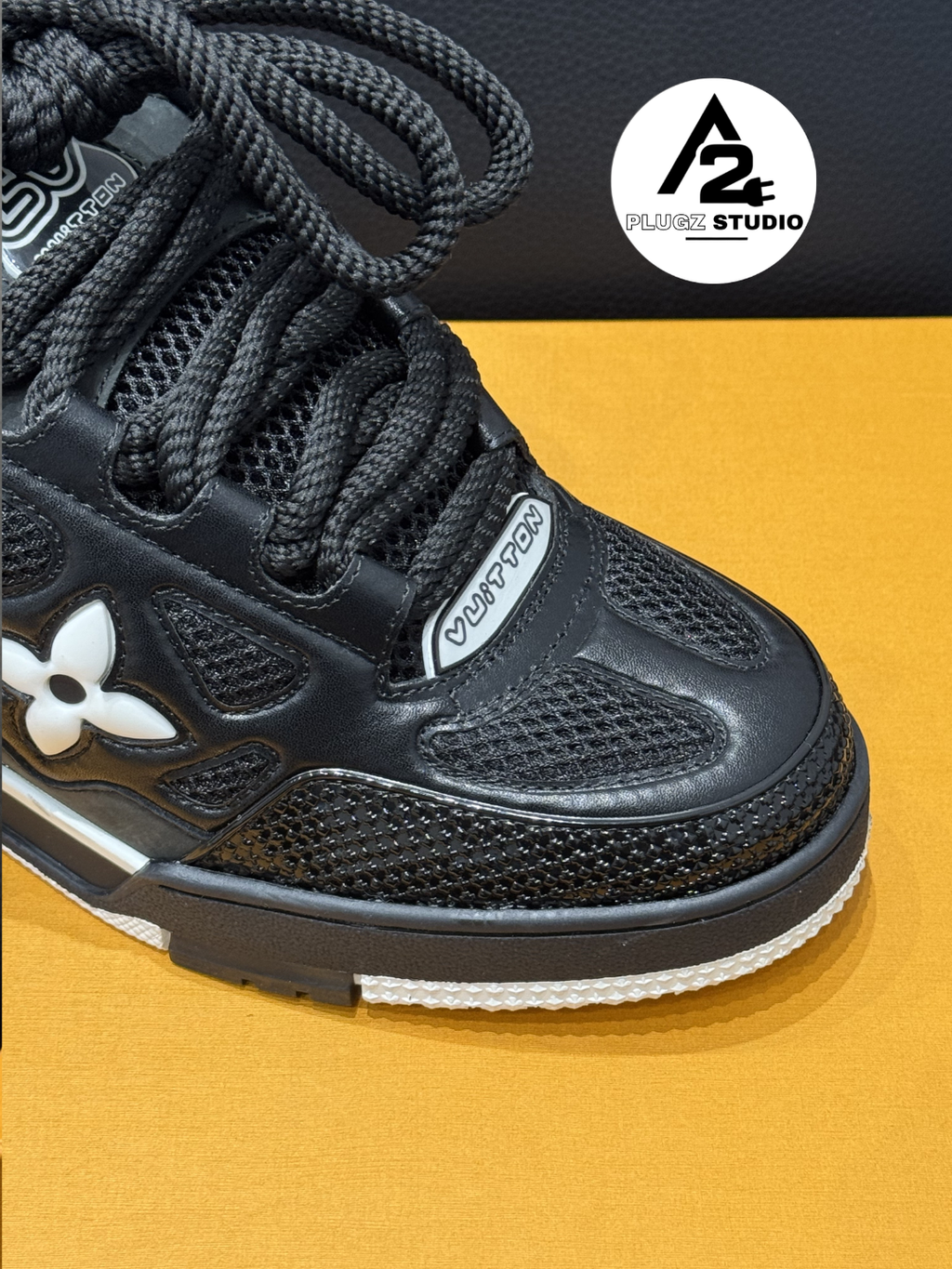 Louis Vuitton Skate – Black & White label