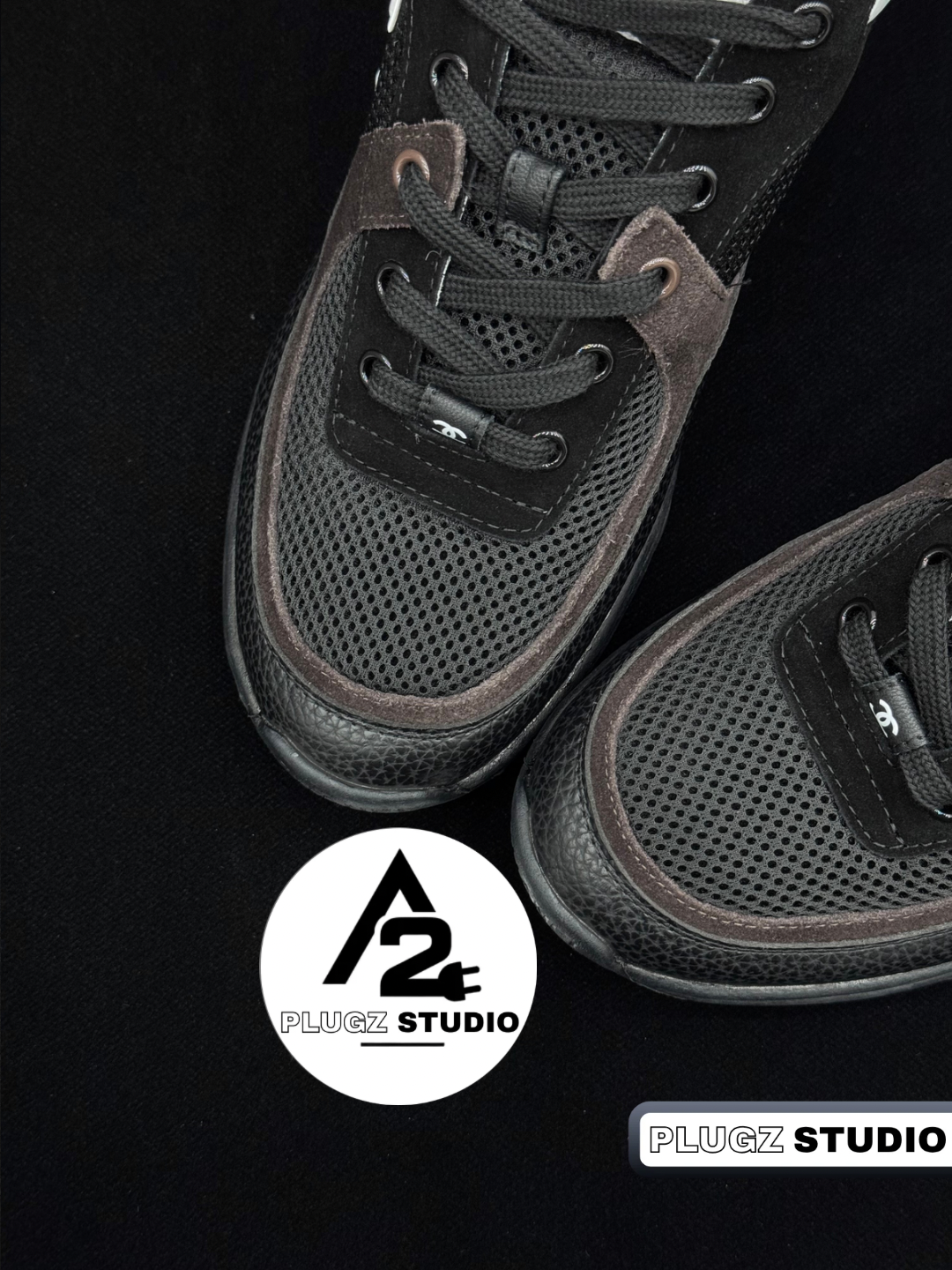 Chanel CC Mesh Runner – Noir / Blanc