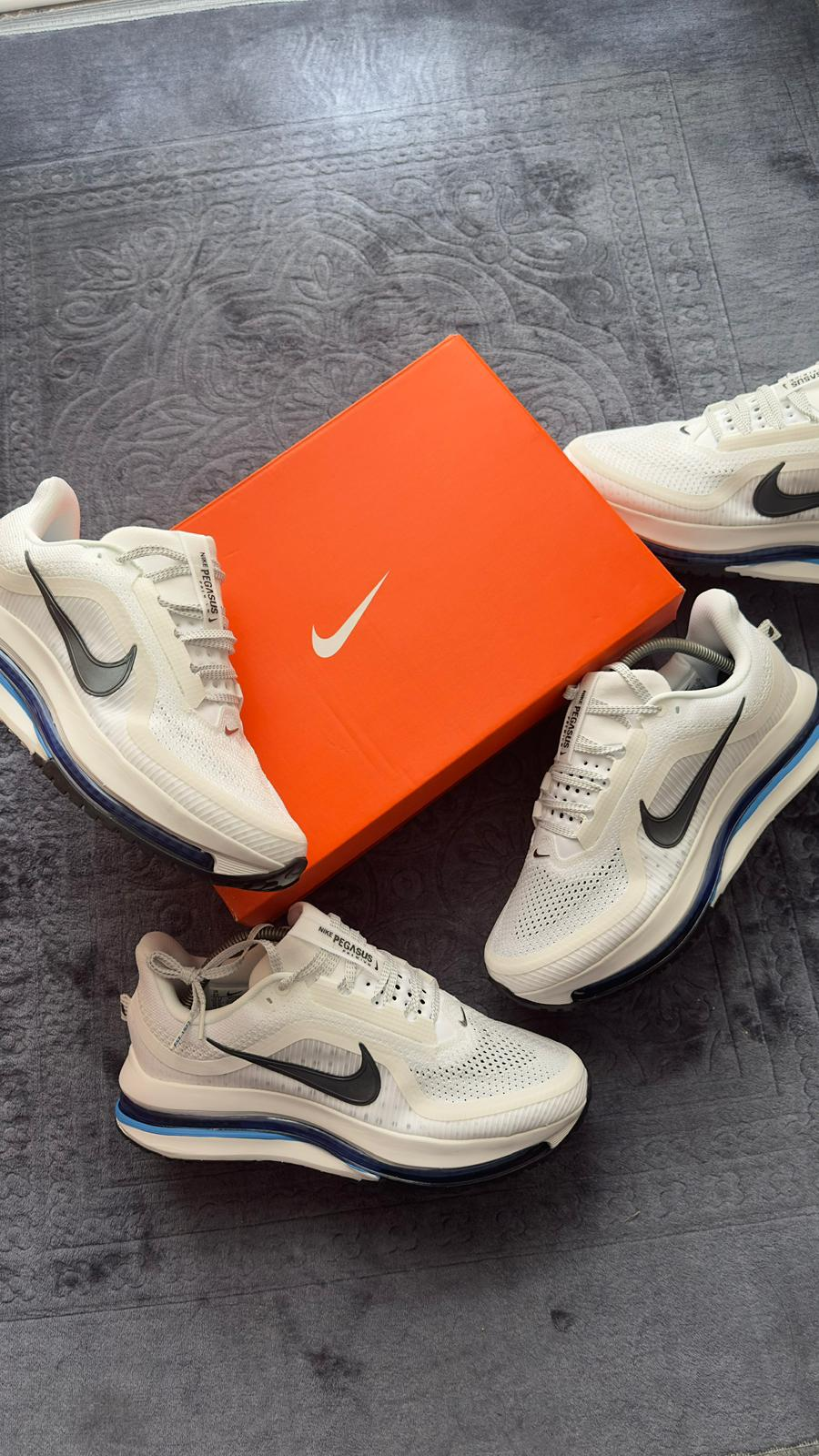 Nike Pegasus Premium – White / Black / Blue