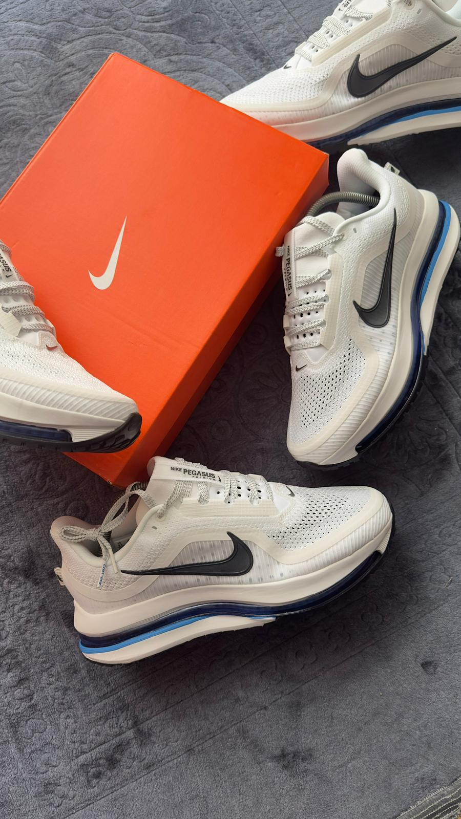 Nike Pegasus Premium – White / Black / Blue