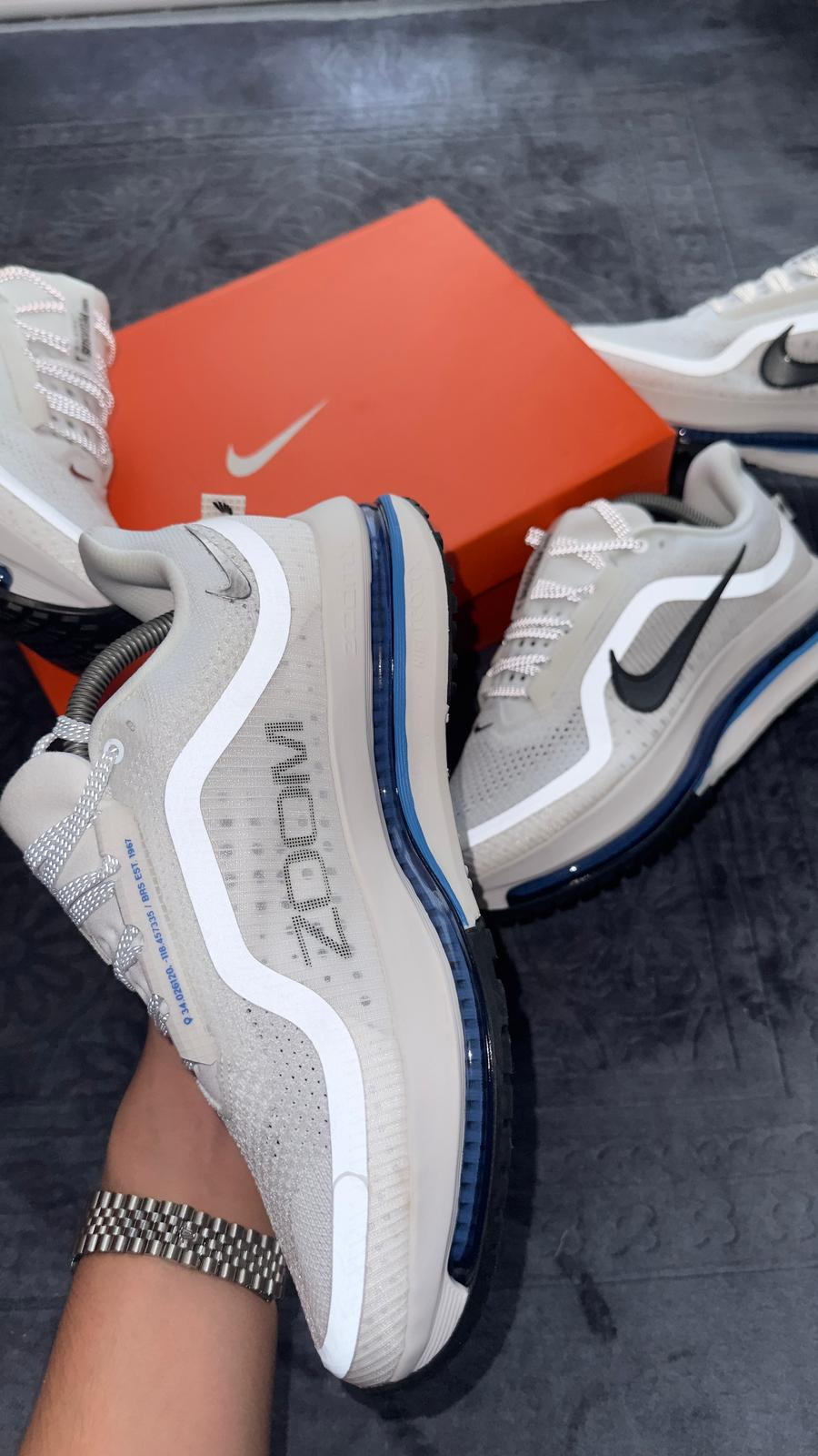 Nike Pegasus Premium – White / Black / Blue
