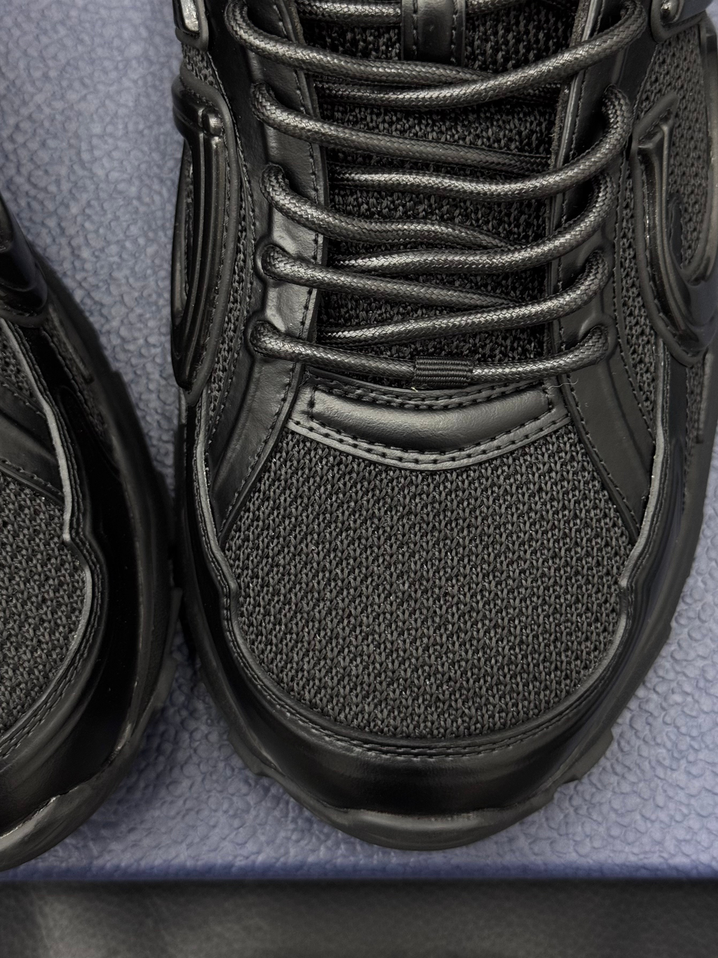 Dior B30 – Triple Black