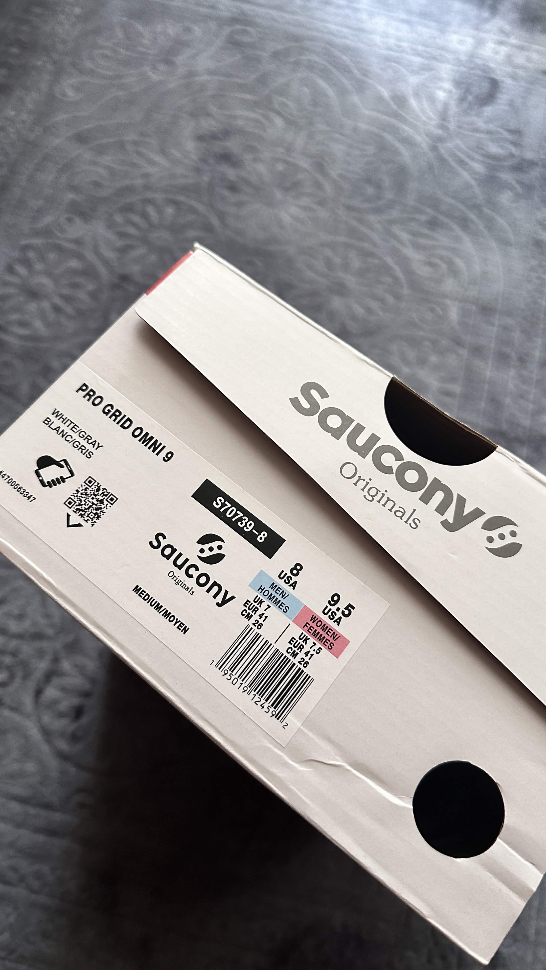 Saucony ProGrid Omni 9 – Silver / White