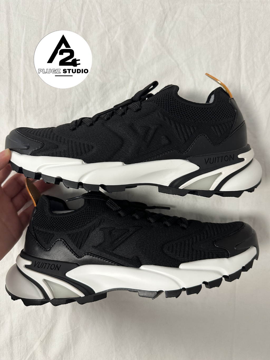 Louis Vuitton Run Tactic – Black / White