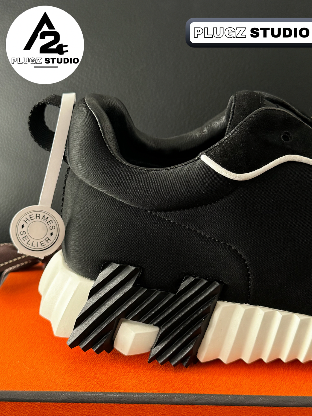 Hermès Bouncing Suede – Noir / Blanc