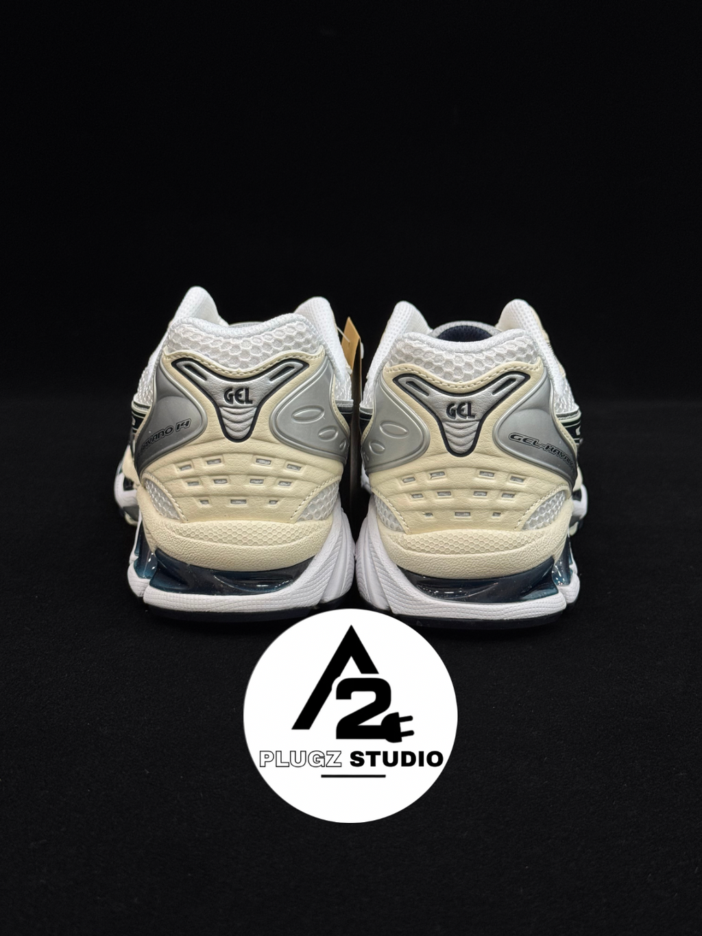 ASICS Gel-Kayano 14 – Blanc / Argent / Bleu Marine