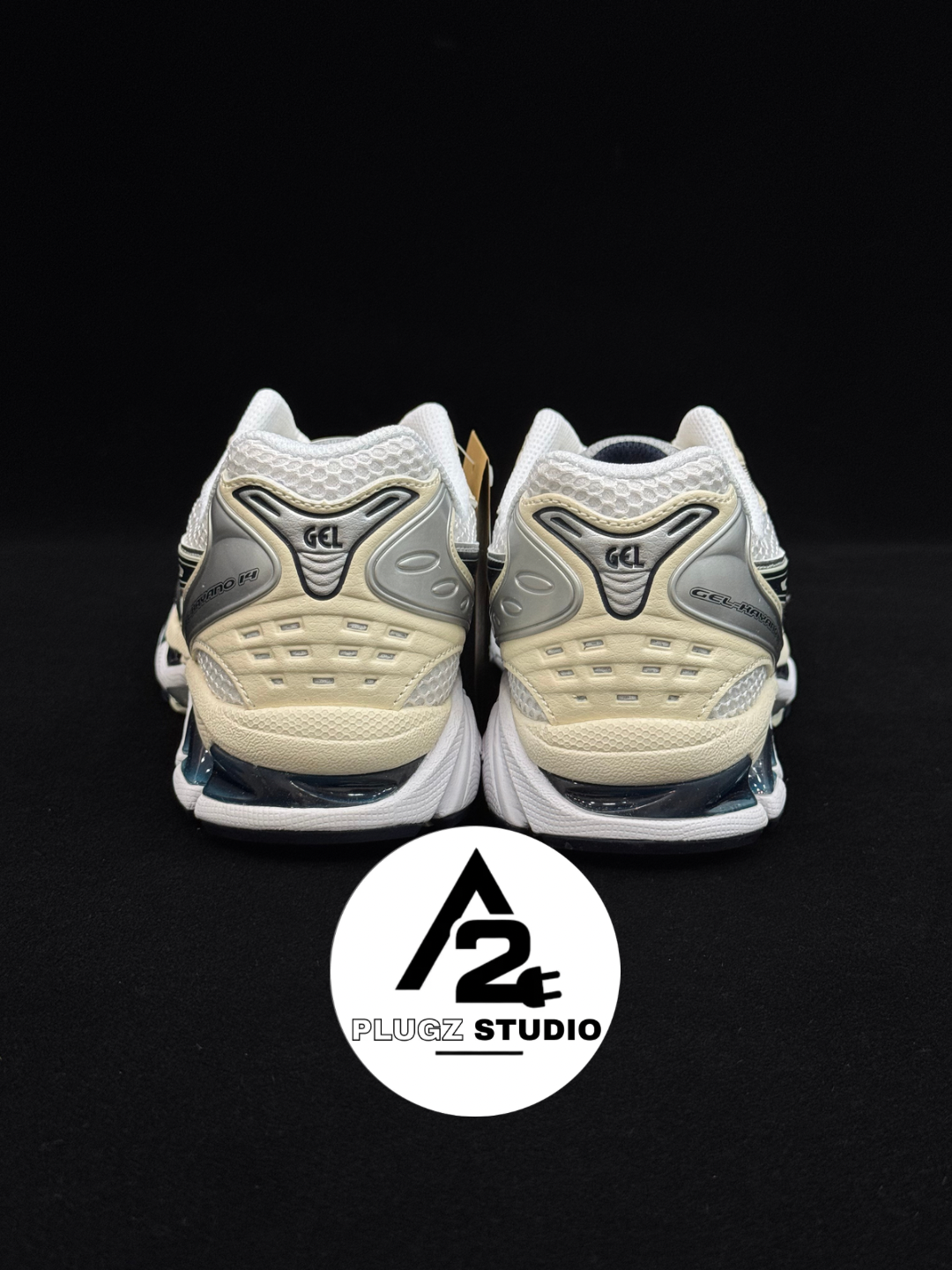 ASICS Gel-Kayano 14 – Blanc / Argent / Bleu Marine