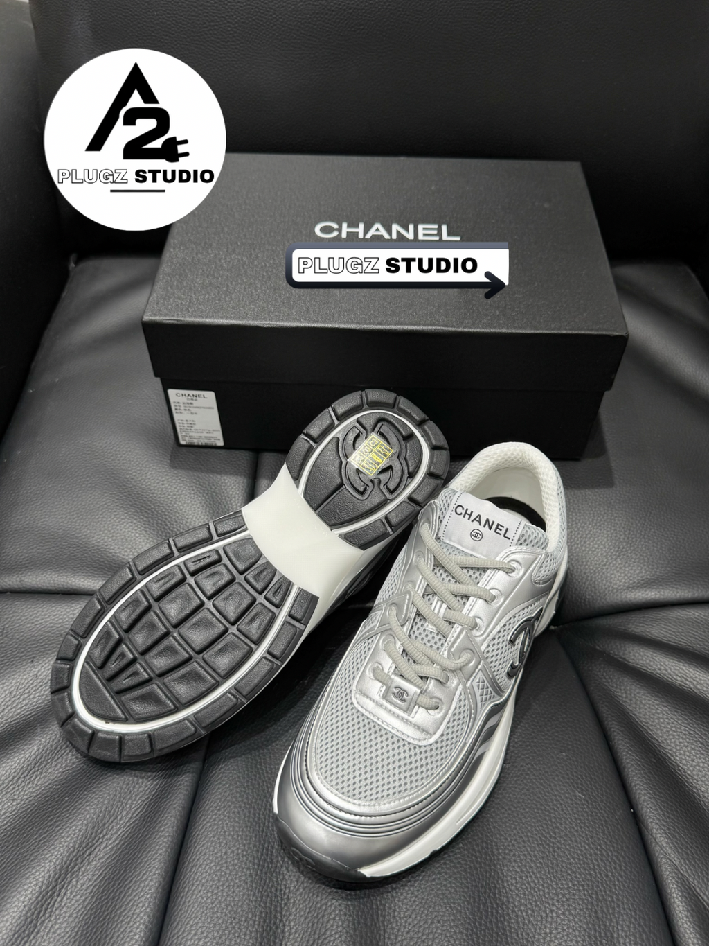 Chanel CC Mesh Runner Sneaker – Gris Clair / Blanc